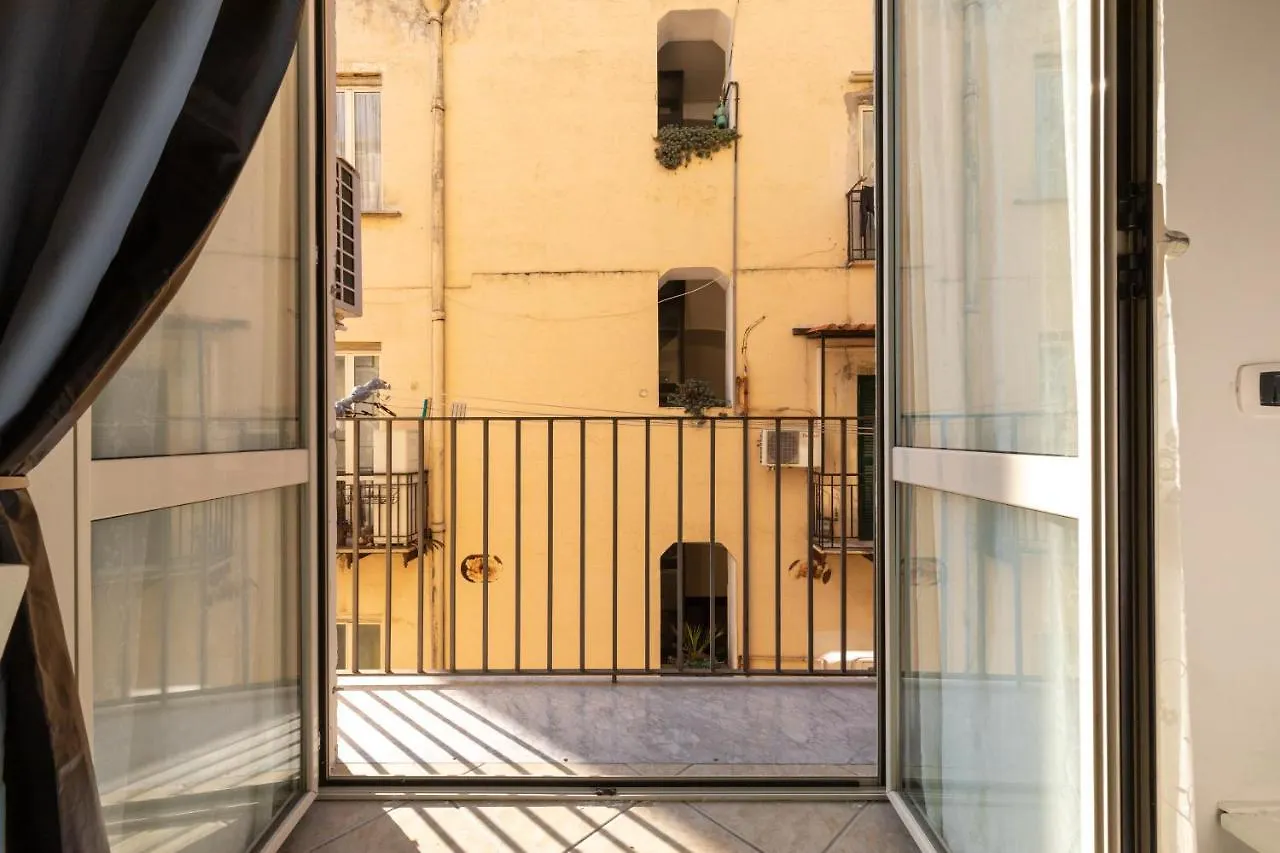 Apartment With Sea View With 2 Lifts Above Montesanto! Naples