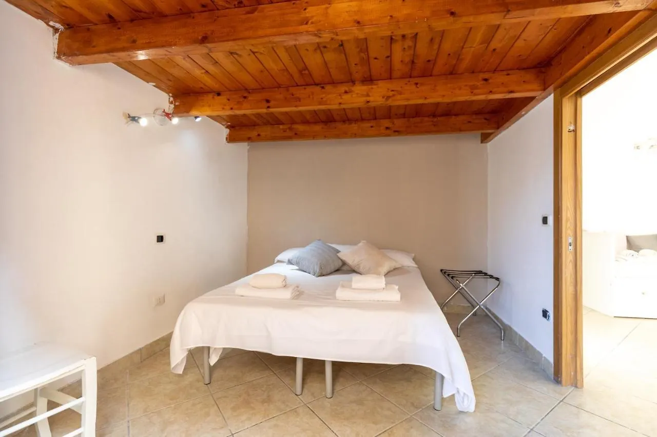 Apartment With Sea View With 2 Lifts Above Montesanto! Naples