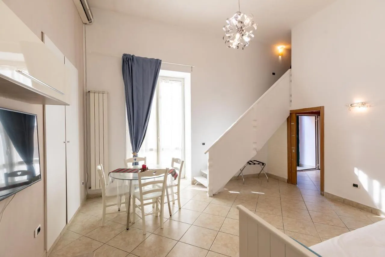 Apartment With Sea View With 2 Lifts Above Montesanto! Naples